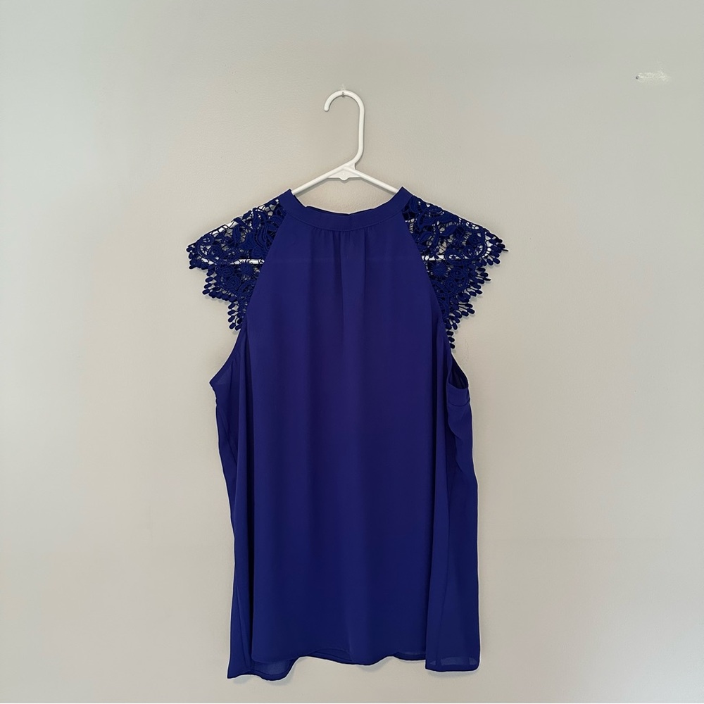 Express Lace Shoulder Shell Top - Blue